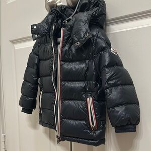 Stylish Black Puffer Jacket with Hood